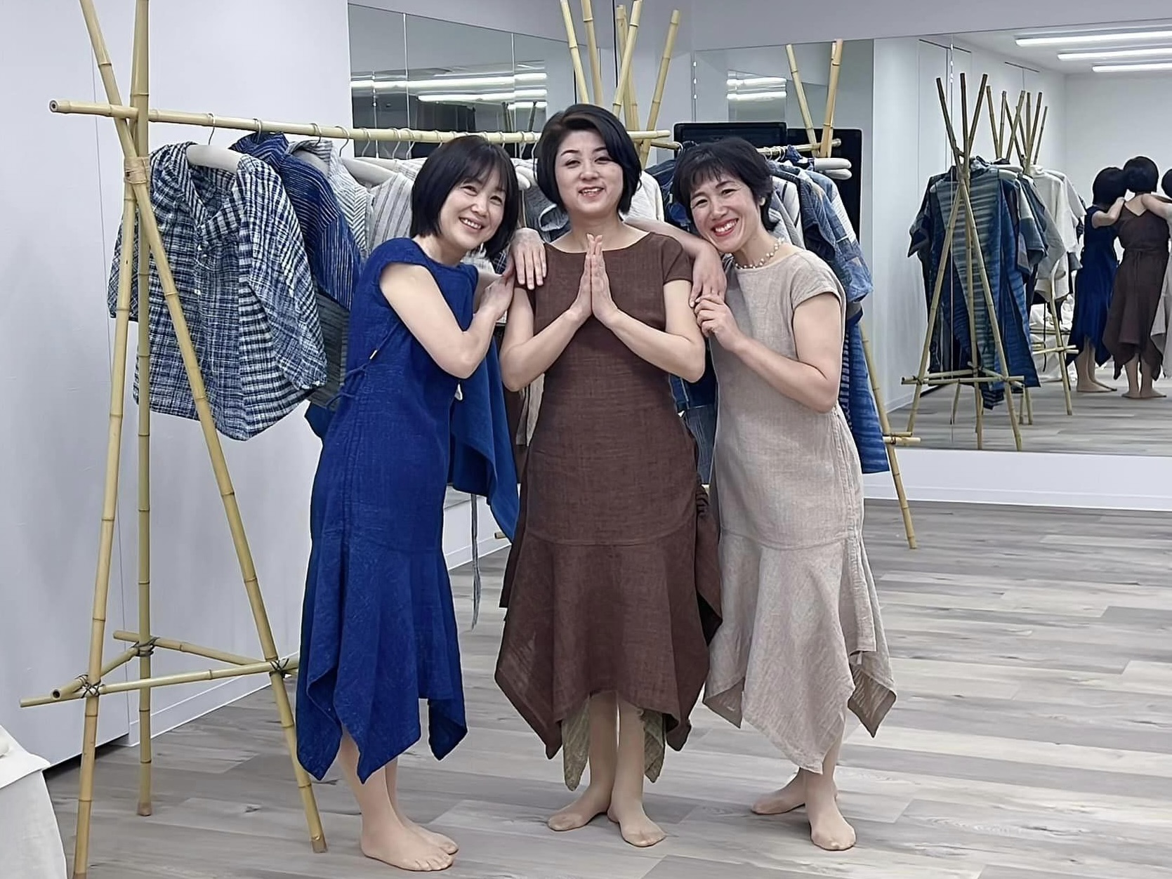 うさとの服 タイパンツ 草木染め - カジュアルパンツ